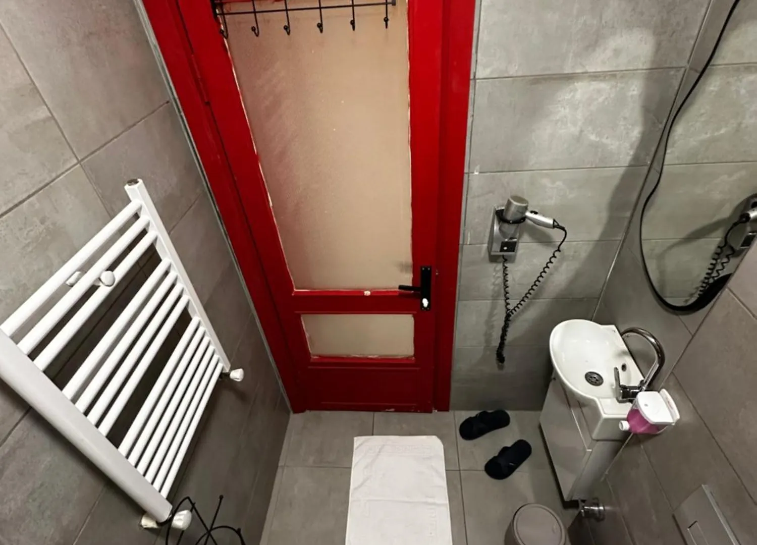 Taksim White Suit اسطنبول