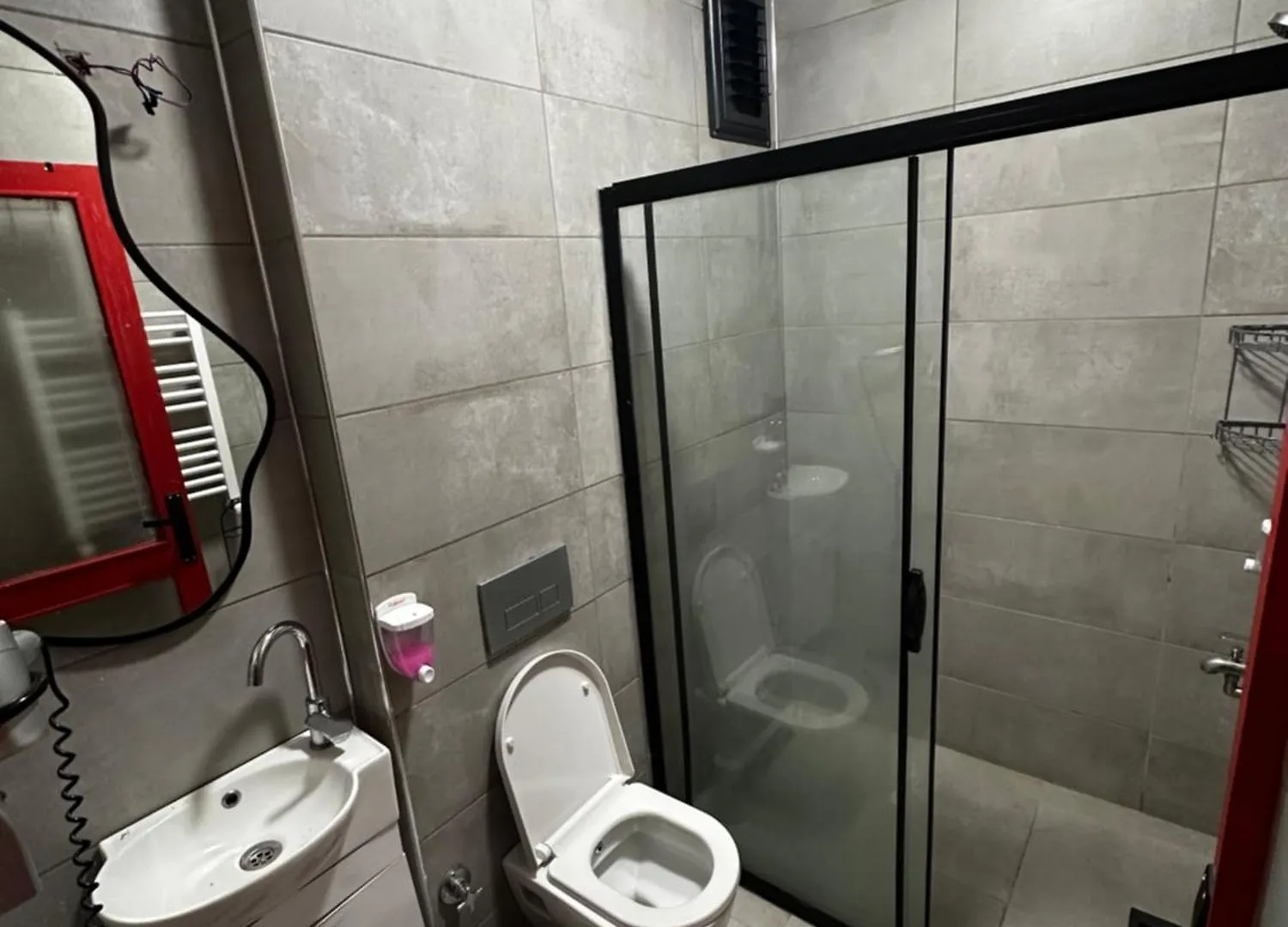 Taksim White Suit اسطنبول تركيا
