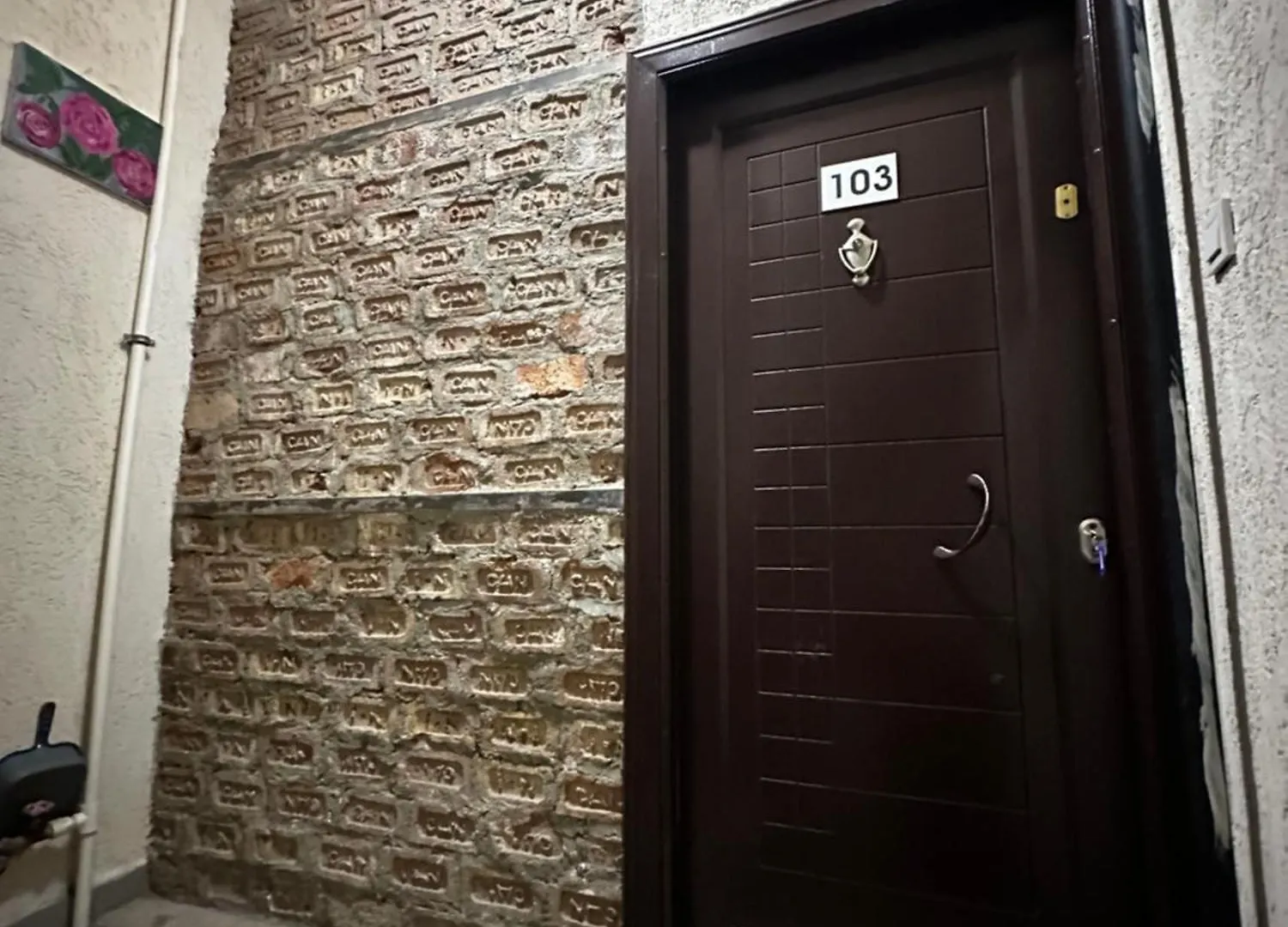 Taksim White Suit اسطنبول تركيا